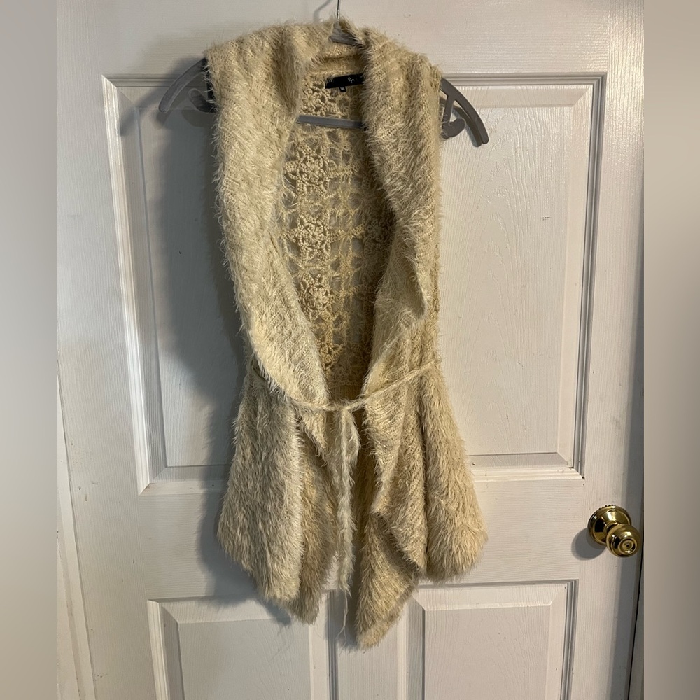 Ryu Cream Fuzzy Knit Vest